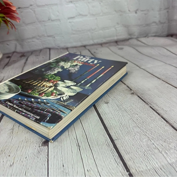 vintags southern living party cookbook 1972 first printing - Picture 4 of 11